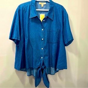 NWT Women’s Michael Kors button front tie chambray shirt. Size 3X. So pretty!